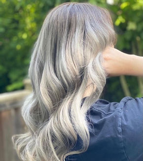 Ash blonde waves